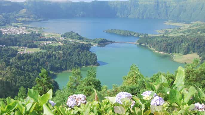 sete cidades and lagoa do fogo fullday tour with lunch