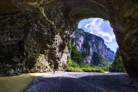 Chongqing: Wulong Three Bridge & Longshuixia Fissure Gorge