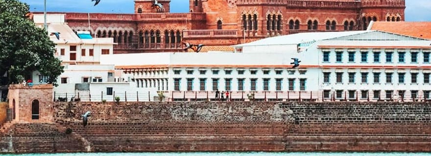 Same-Day Bhuj Tour: Palaces, Handicrafts & Local Charm