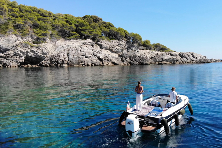 Menton: Boat rental with skipper Menton: Boat rental with skipper - 2 hours