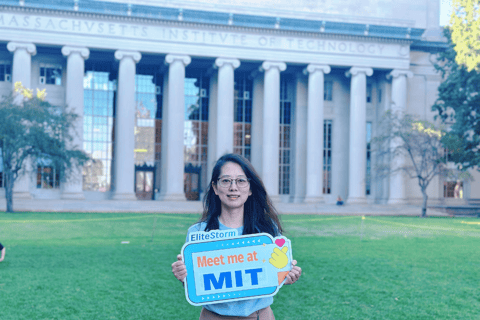 Cambridge: MIT Guided Walking Tour with Student Guide