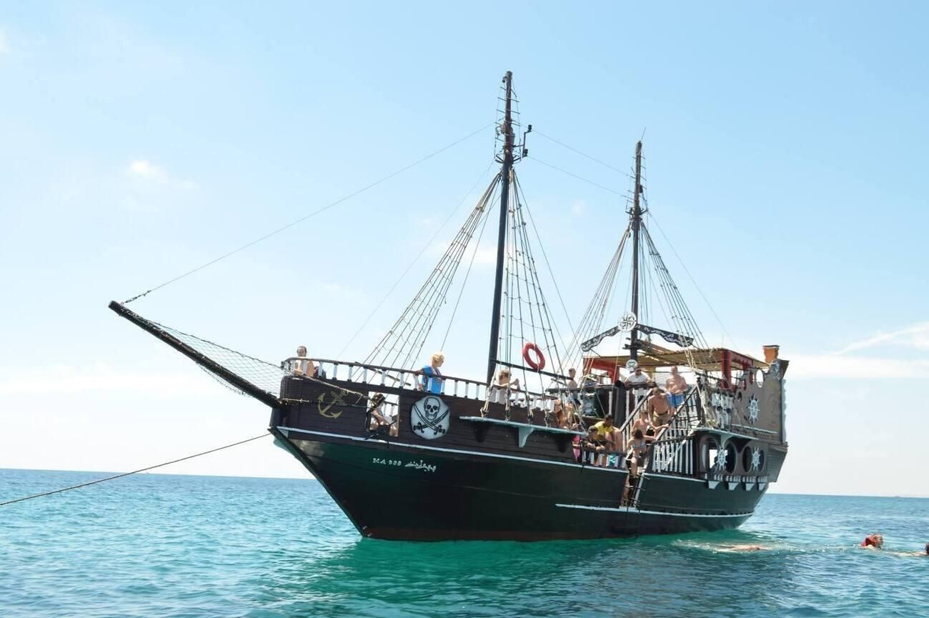 Piratenausflug in Mahdia: Fahrt aufs Meer und Entdeckung der Geschichte