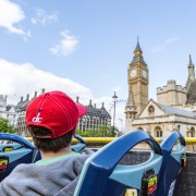 Lontoo: Tootbusin pakollinen Hop-On Hop-Off -bussikierros risteilyllä