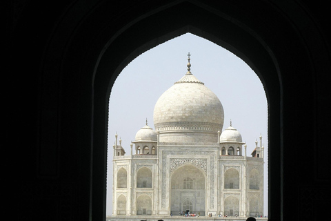 Taj Samma dag med lokalflyg från Mumbai