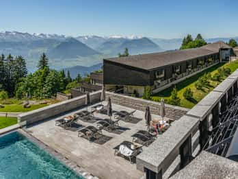Vitznau: Zugtickets und Tageskarte für das Mineralbad Rigi