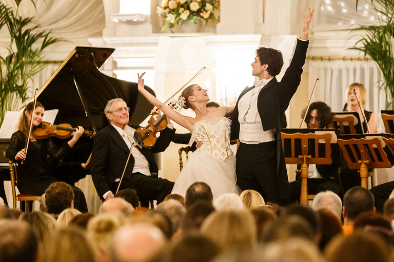 Vienna: Strauss &amp; Mozart Concert in Kursalon with DinnerVienna: Concert with 4-Course Dinner — Category C