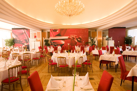 Vienna: Strauss &amp; Mozart Concert in Kursalon with DinnerVienna: Concert with 4-Course Dinner — Category C