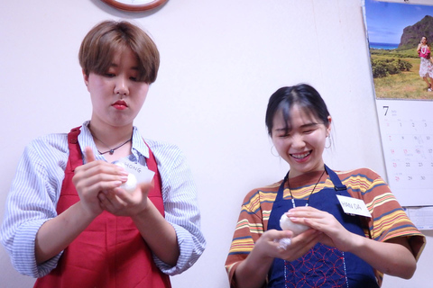 Guangzhou: Cooking Class with Local Family & Market Tour