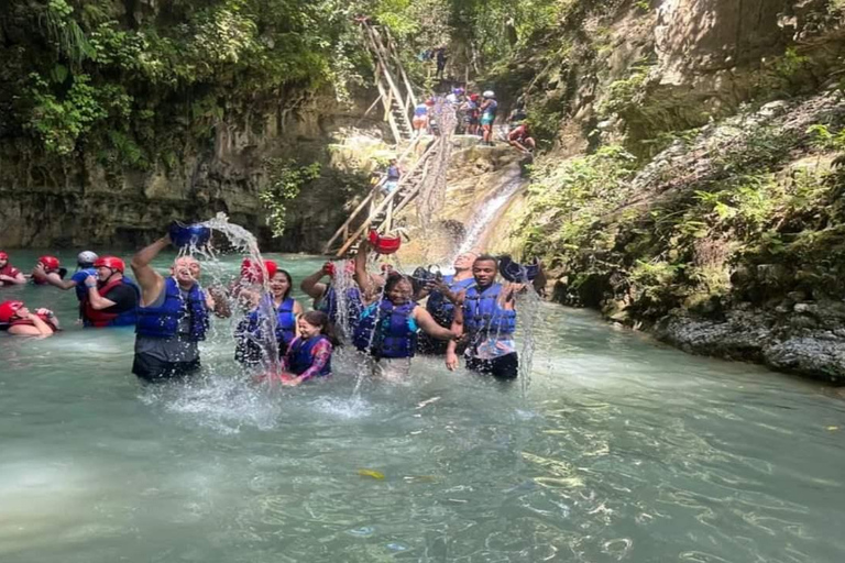 Privé: wandeltocht naar de Damajagua-watervallen en lunchPrivé: wandeltocht naar de watervallen van Damajagua en lunch
