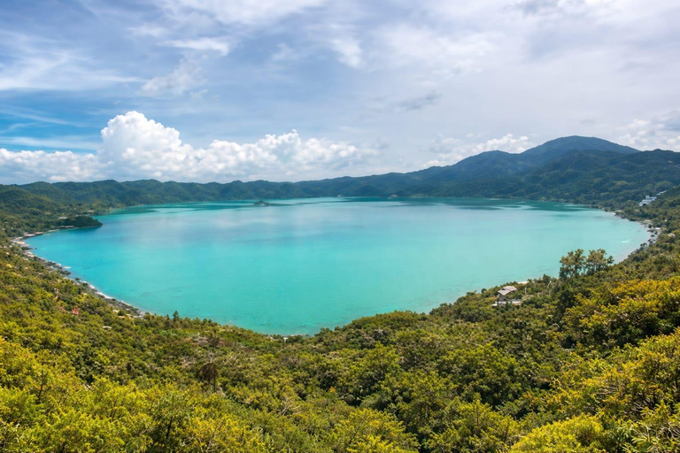 Climb Ilamatepec, with its turquoise crater and Coatepeque Lake Climb Ilamatepec with a turquoise crater and Coatepeque Lake