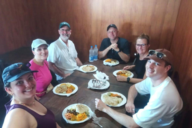 Scooter Street Eats Tour in Colombo ( All inclusion )