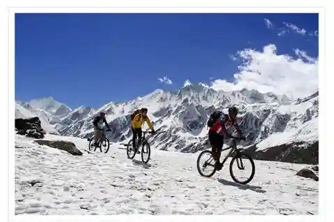 Ciclismo a Kathmandu 1 giorno Percorri le strade secondarie di Kathmandu.