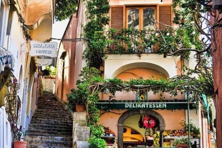 Sorrent: Private Amalfiküste-Tour mit einer Vintage-VespaTagestour mit einer Vintage-Vespa ab Sorrent / Amalfiküste