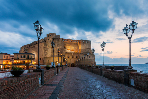 Tour panoramico e privato di Napoli in Vespa d&#039;epoca