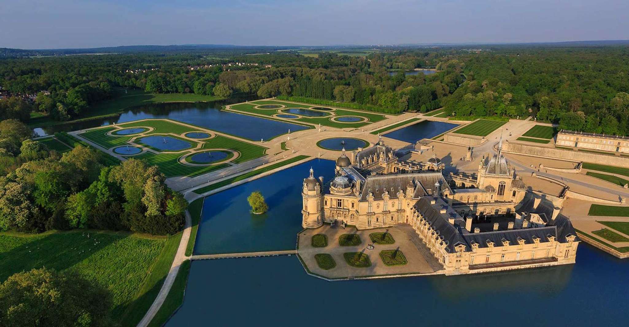 Great Stables of Prince de Conde & Palace Chantilly - Housity