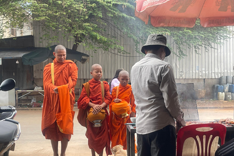 Countryside & Banteay Srei temple Cycling Tour 45km Small Share Group