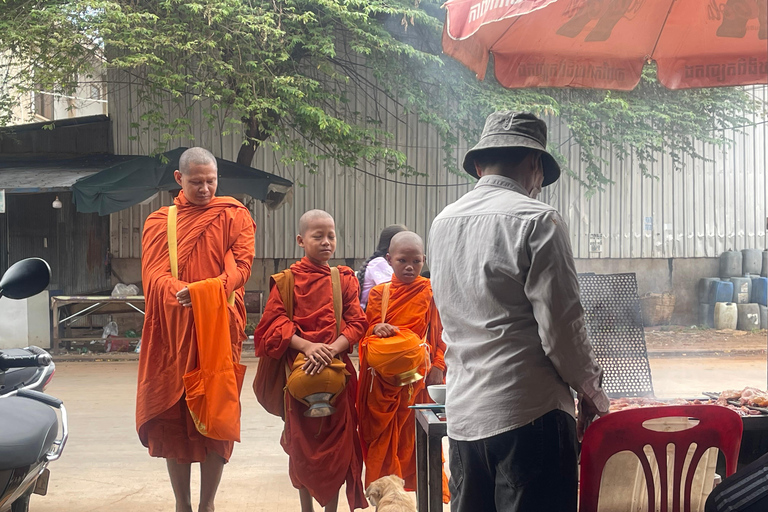 Countryside & Banteay Srei temple Cycling Tour 45km Small Share Group