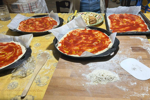 Pompeii: Pizza Class in a Local Family Home with Transfer