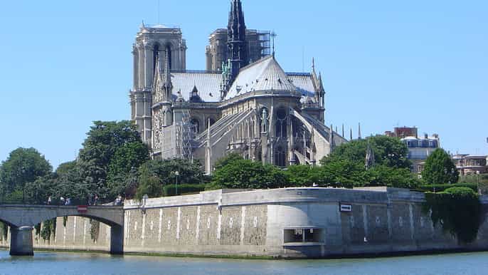 paris notredame walking tour with lunch boat cruise