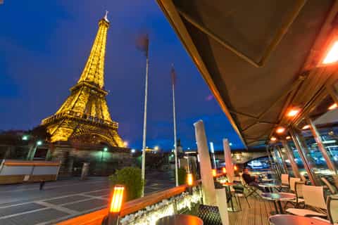 Paris: 1-Hour Sightseeing Cruise Plus Bistro Dinner