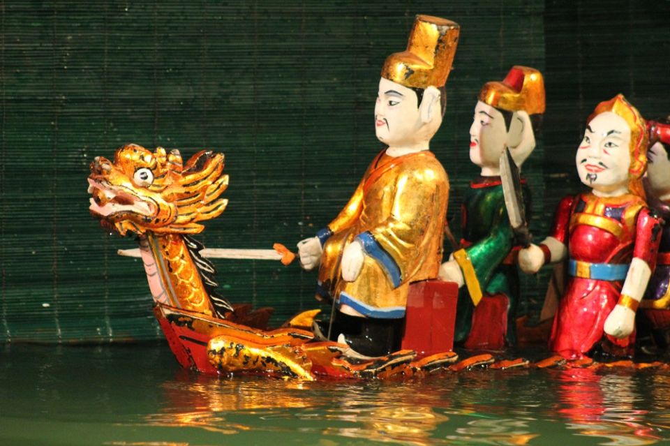 Le théâtre de marionnettes sur l'eau Thang