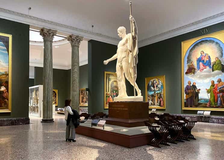 Explore Brera Gallery & Guided Walk in Brera District
