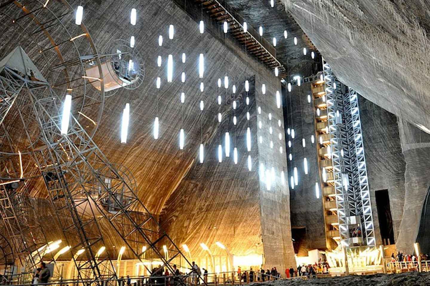 SB10 - Transylvanian Treasures:Alba Iulia,Turda, and Cluj