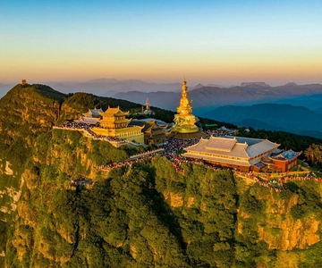 Mount Emei: Experience Natural Beauty and Buddhist Culture