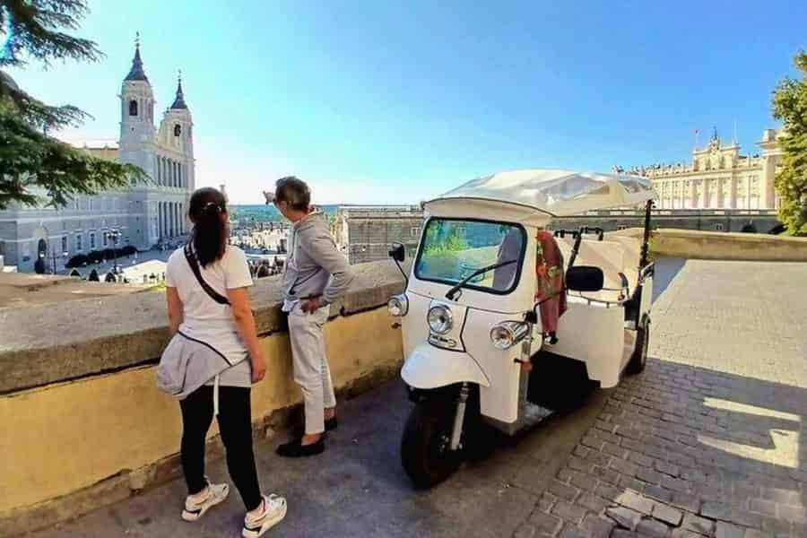 Madrid: Private Tuk-Tuk-Tour mit persönlicher Abholung. Foto: GetYourGuide