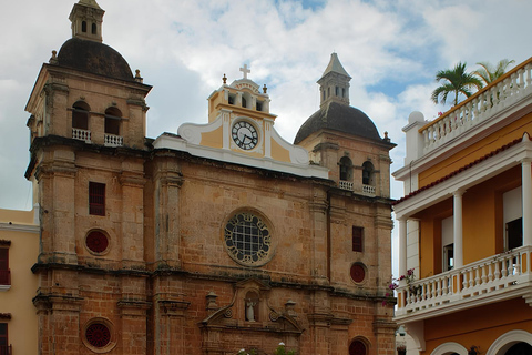 Cartagena: &quot;Route door de koloniale tempels&quot;. Geschiedenis en architectuur.