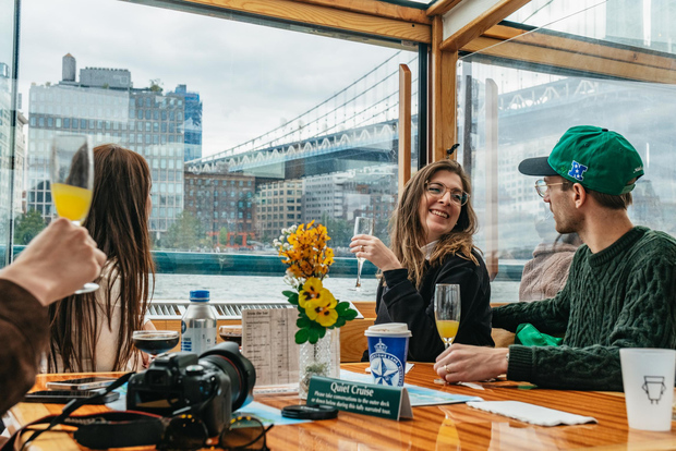 NYC: Offizielle NYC Architektur Führung auf der Yacht um Manhattan