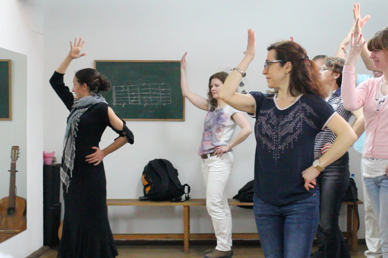 Flamenco Dance Lesson: 60-Minute Class in Seville