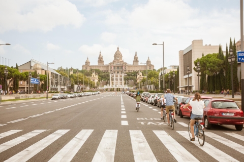 Tour de 3 horas en bici por Montjuic, BarcelonaTour en bicicleta de 3 horas por Barcelona Montjuic en catalán