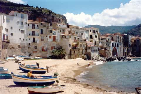 Cruises & boat tours
