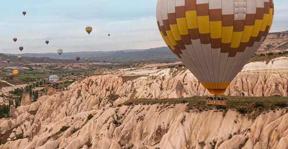 Göreme: Sunrise Hot Air Balloon Ride over Cappadocia