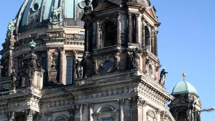 berlin hopon hopoff city bus tour with boat ride