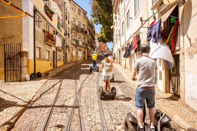 Lisboa: tour en segway por el barrio de AlfamaTour en grupo privado en alemán