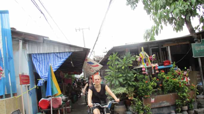 bangkok de día completo tour en bicicleta con transferencia de barcos y almuerzo