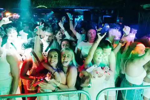Ayia Napa: Agenda White Party - Pambos Napa Rocks stora scen