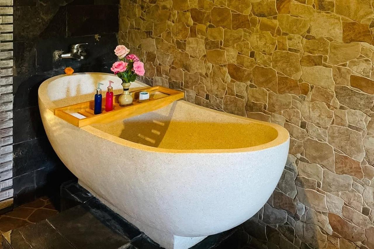 Ubud: Luxury Spa Relaxing Package with Amidst Rice Field 3 Hour Honeymoon Package Meet at Meeting Point