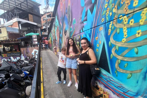 Medellín: City Sightseeing Tour, Comuna 13 and Major Sights. Shared sightseeing tour