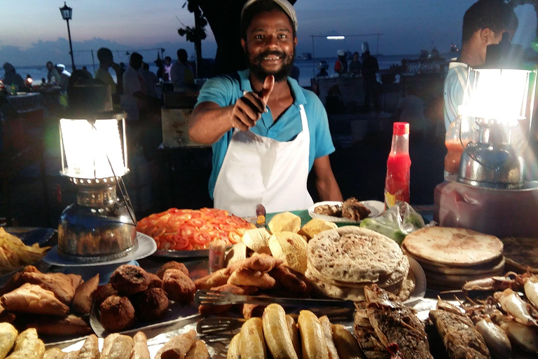 Zanzibar : marché alimentaire nocturne et expérience à la plage de MakachuZanzibar : marché alimentaire nocturne et expérience à Makachu Beach