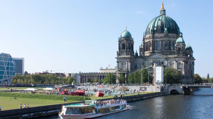 berlin 1hour coffee and cake cruise on the river spree