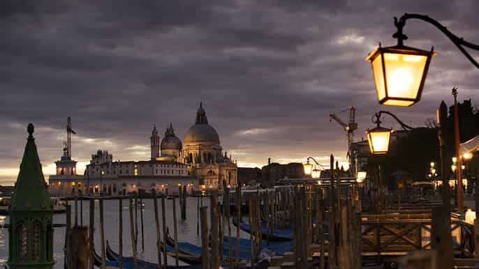 venice legends ghosts 2hour walking tour in spanish