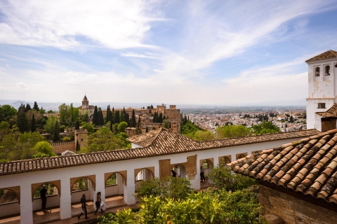 From Costa del Sol: Granada, Alhambra & Generalife Day Tour From Marbella in Spanish