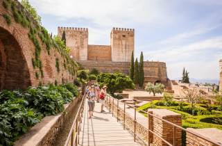 Von der Costa del Sol aus: Granada, Alhambra & Generalife Tagestour