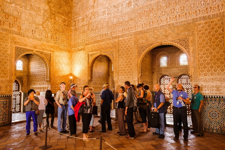 Van Costa del Sol: dagtour Granada, Alhambra en GeneralifeVanuit Malaga in het Spaans