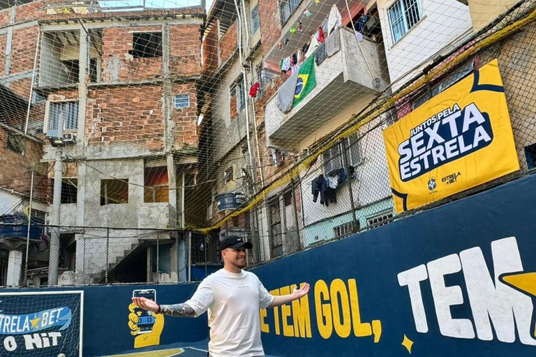 Rio de Janeiro: Tour pelas favelas com a FIFA Street Court