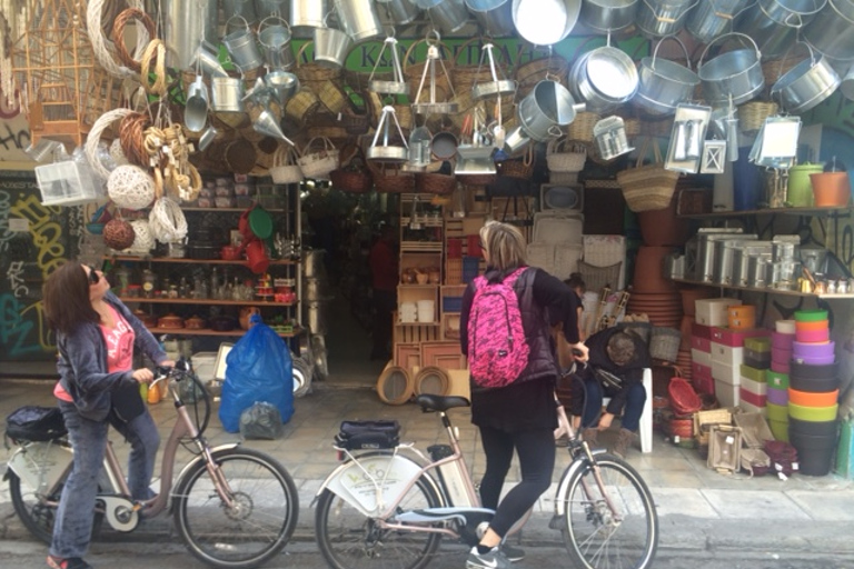 Tour en bicicleta eléctrica por la vida griega y el arte callejeroOpción estándar