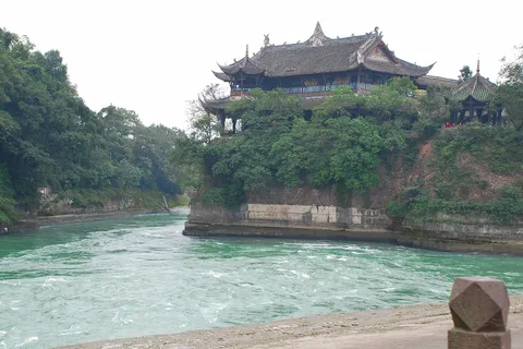 Excursión de 1 día al Monte Qingcheng y al Sistema de Riego de Dujiangyan